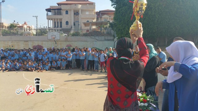 فيديو: مدرسة جنة ابن رشد تنظم حفل تكريم للطلاب الموهوبين والمتفوقين 